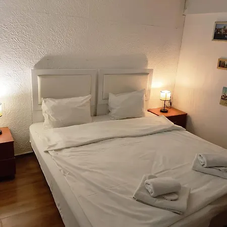 Antique 4*